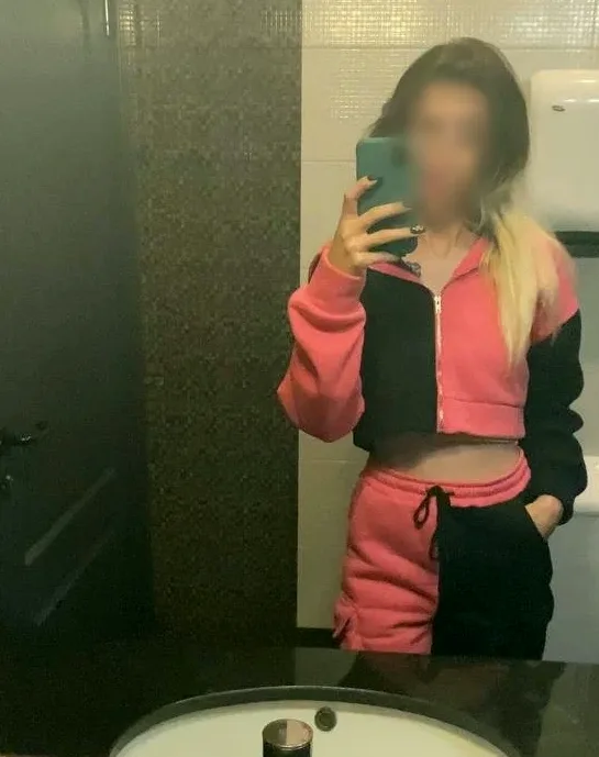 Amina, 30