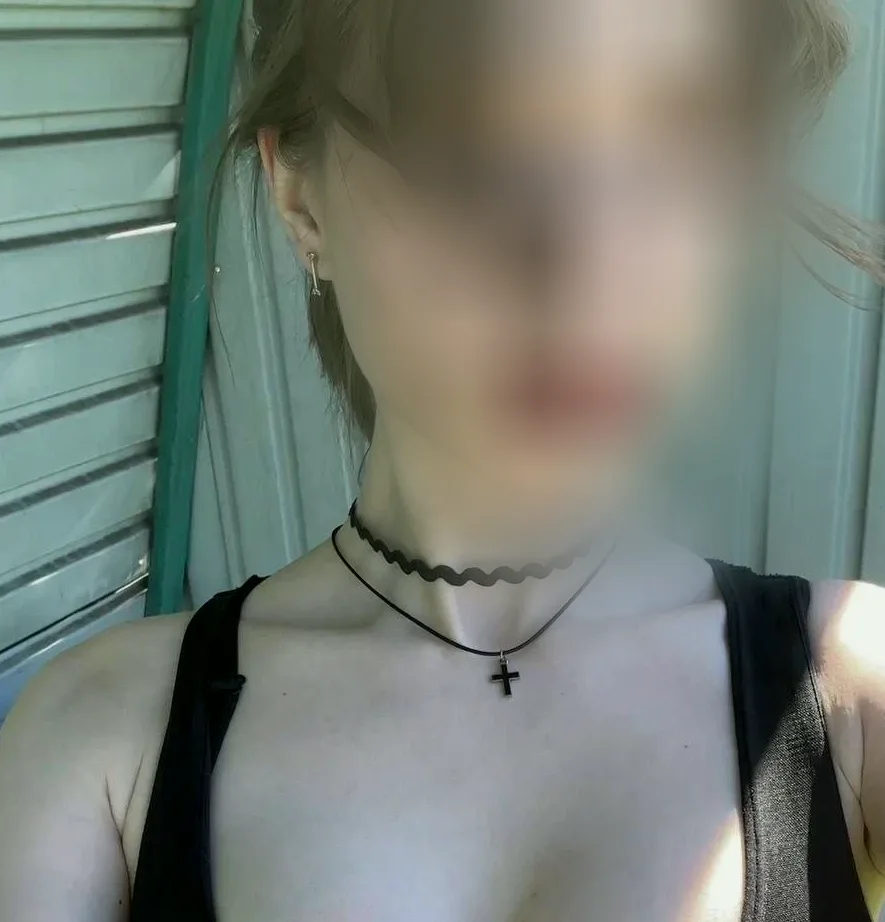 Amira, 21