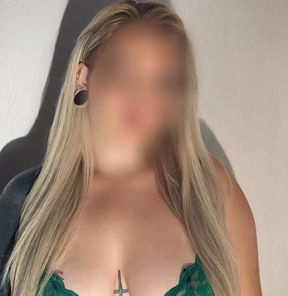 Leia, 25