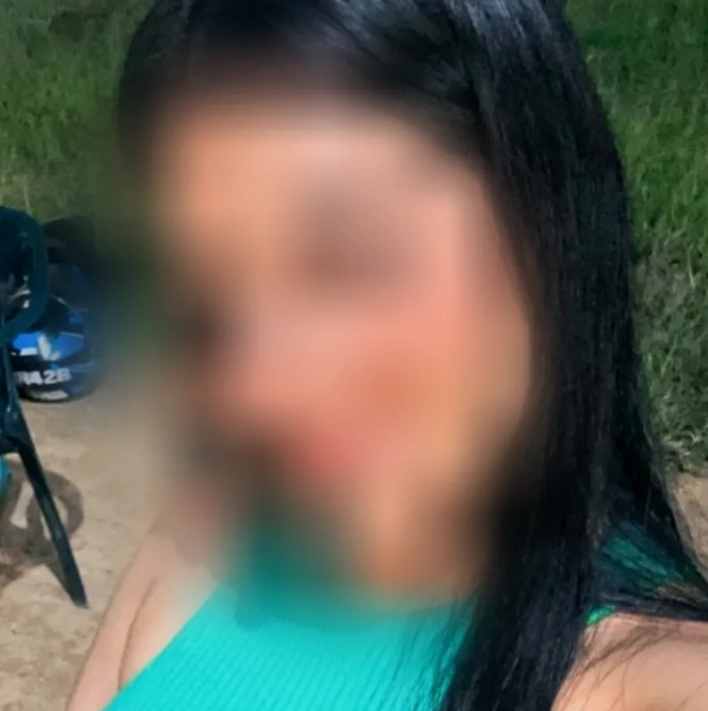 Olivia, 20