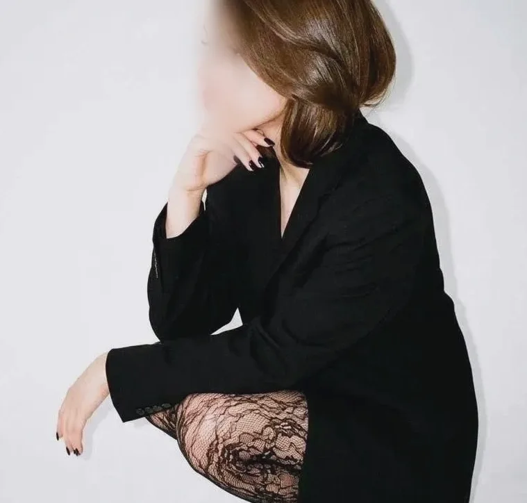 Rebecka, 19