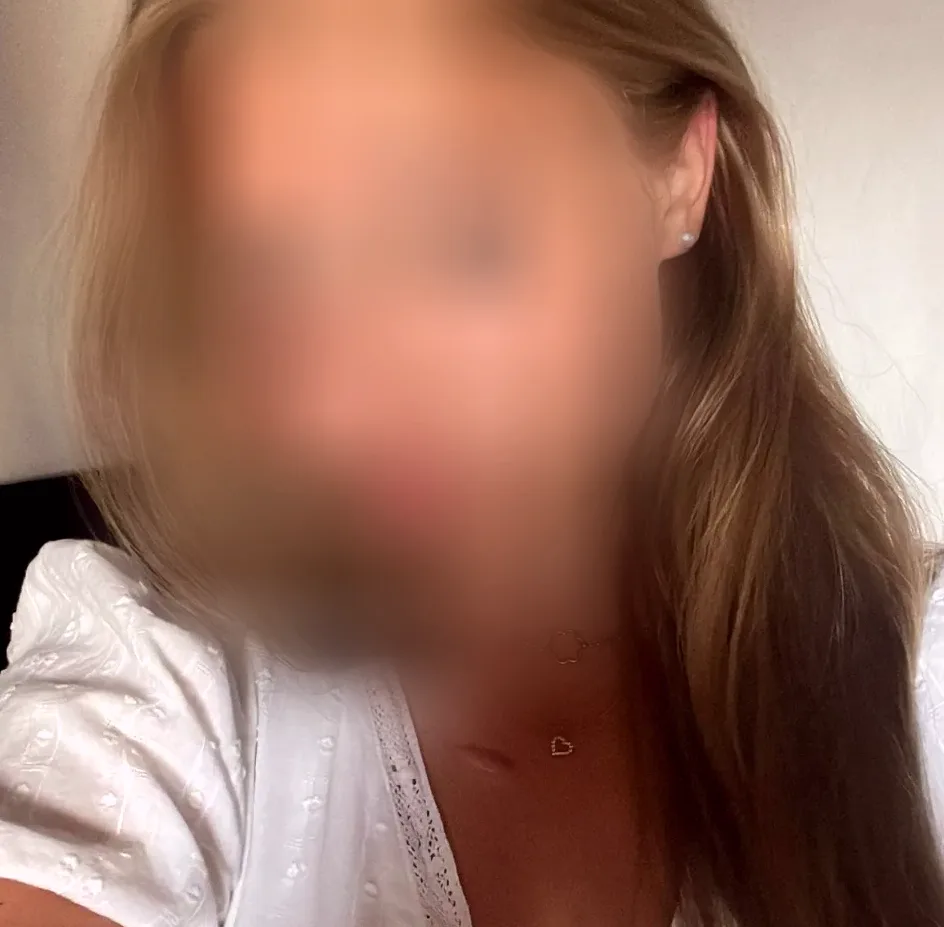 Viktoria, 19